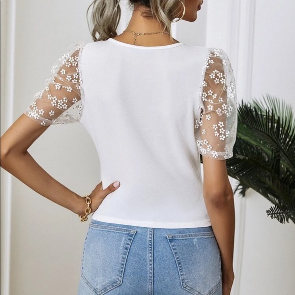 White lace sleeve blouse - Picture 2 of 7